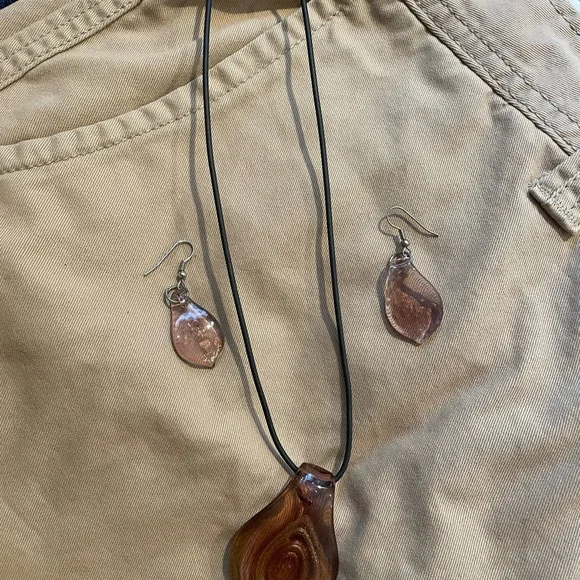 Artisan Pink and Gold Leaf Pendant Necklace Set… NWOT - Picture 6 of 8